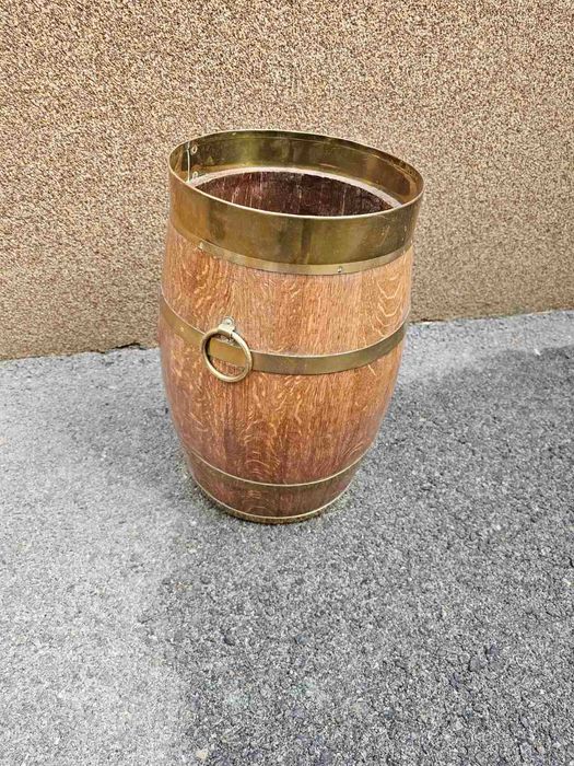 Масивна дъбова каца (чадърник с обков от месинг)