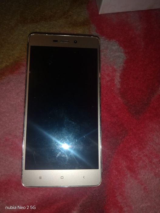 Xiaomi Redmi 3 .