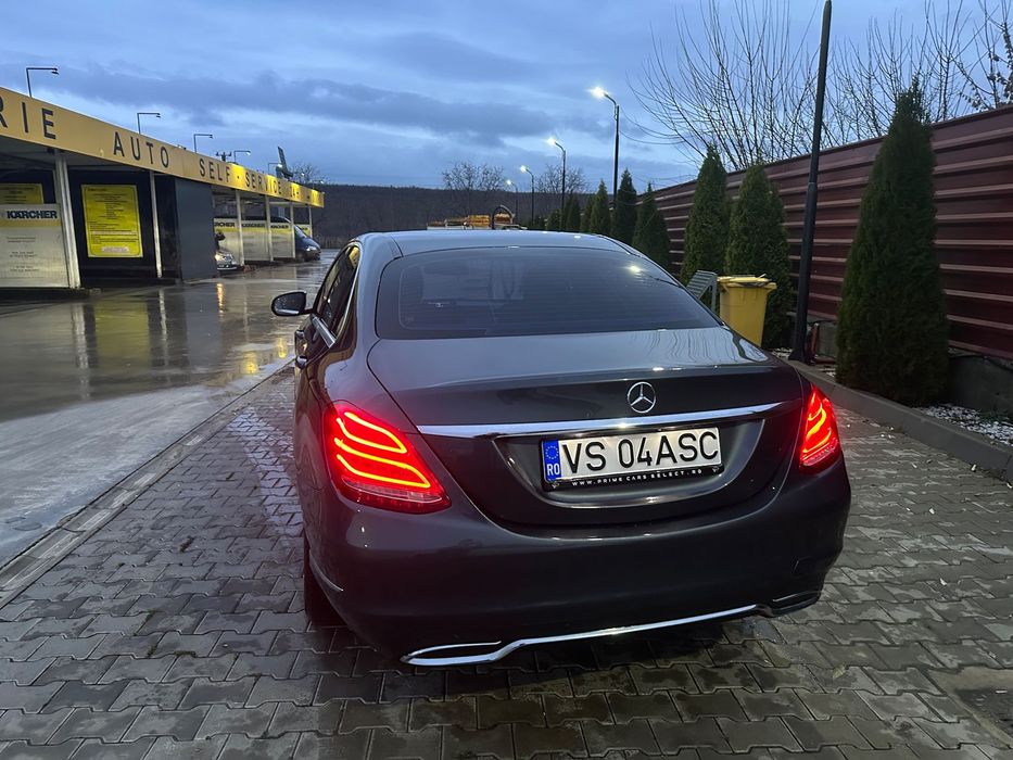 Mercedes-Benz C AirMatic/Distronic PLUS/HeadUp Display/4Butoane/Dotari TOP