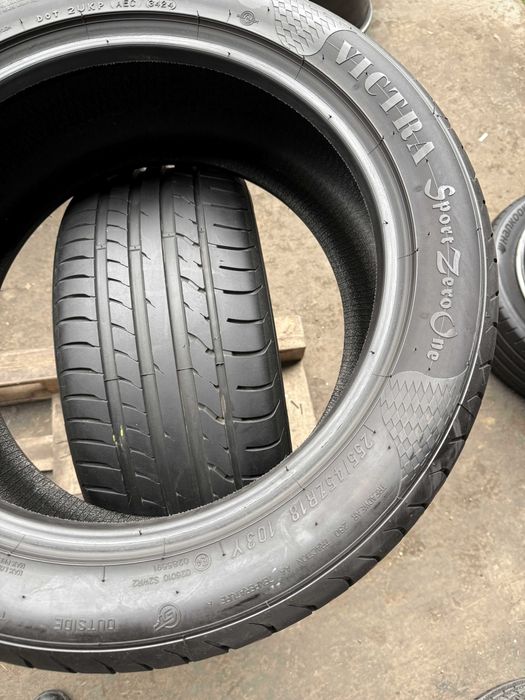 2x Anvelope Vara 255/45 R18 - Maxxis Victra Sport Zero One