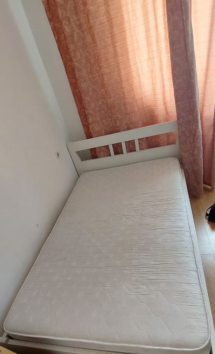 Кровать с матрасом
