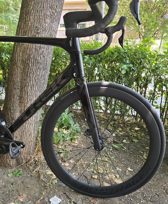 Trek Madone SL 6 Gen 8 състезателен шосеен карбонов велосипед