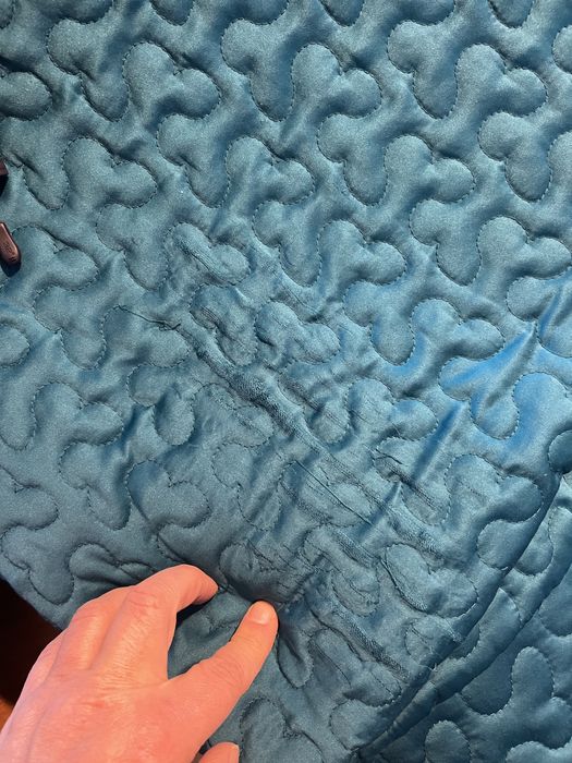 Cuvertura pat tourquiose si 2 fete perna