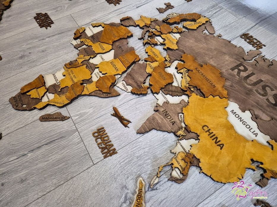 3D дървена карта на света