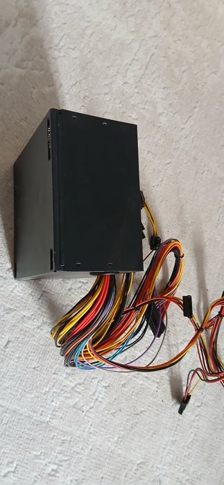 Продам блок питания Aero cool