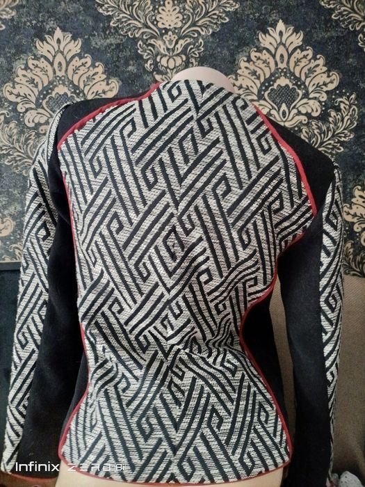 Женский пиджак фирменный