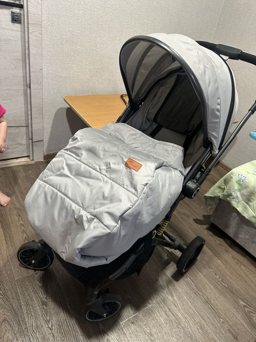 Продаю коляску , почти новую