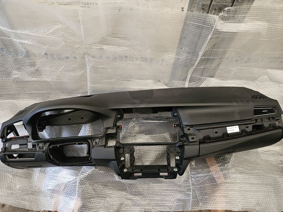 Plansa bord neagra partea stanga/europa Bmw F10 f11 cu headup hud