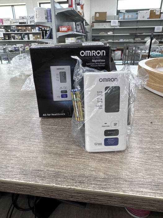 Tensiometru omron NightView cu conectare  in aplicatie