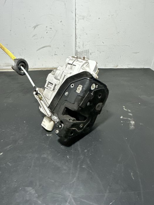 Broasca usa dreapta fata Audi A3 8P A6 C6 4F1837016