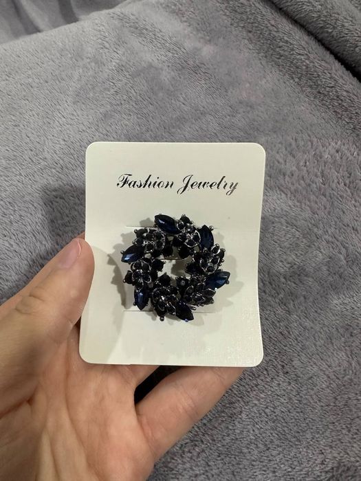 Броши элегантные универсальные