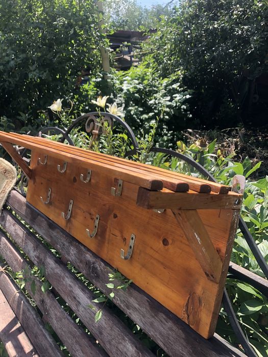 Вешалка деревянная