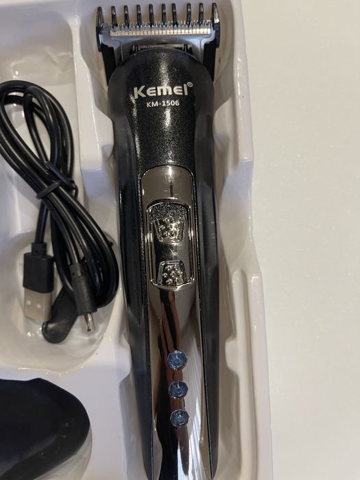 Машинка 3в1 - подстригване / бръснене / тример за нос