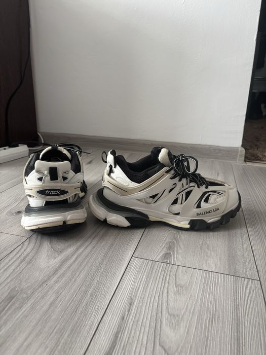 Balenciaga track