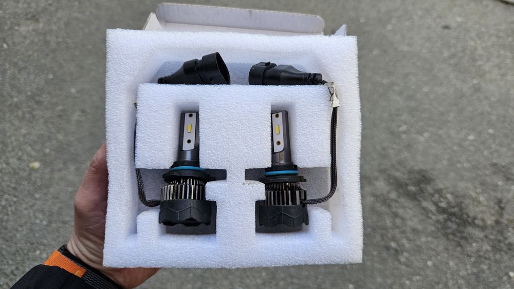 Vand becuri led 4300k HB4