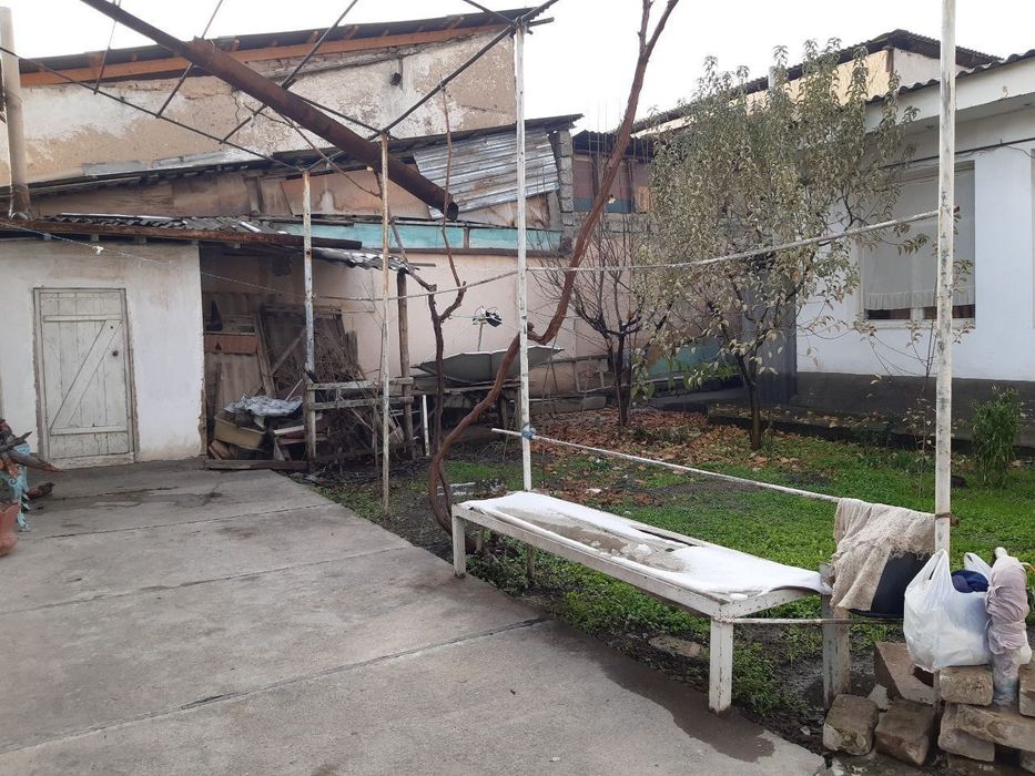 Продаю дом участок 5 комнат 3,2 сотки