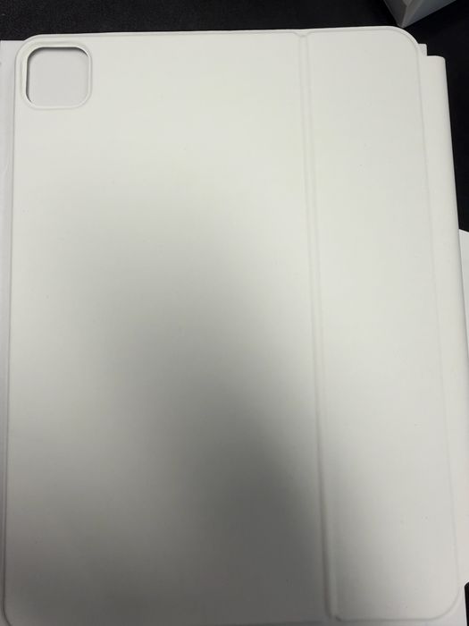 Магнитна клавиатура HOU за iPad PRO (M4)11”
