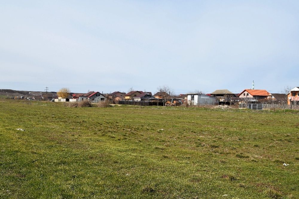 Teren intravilan 4000 mp in Valu,loturi 1000 mp-posibilitate RATE