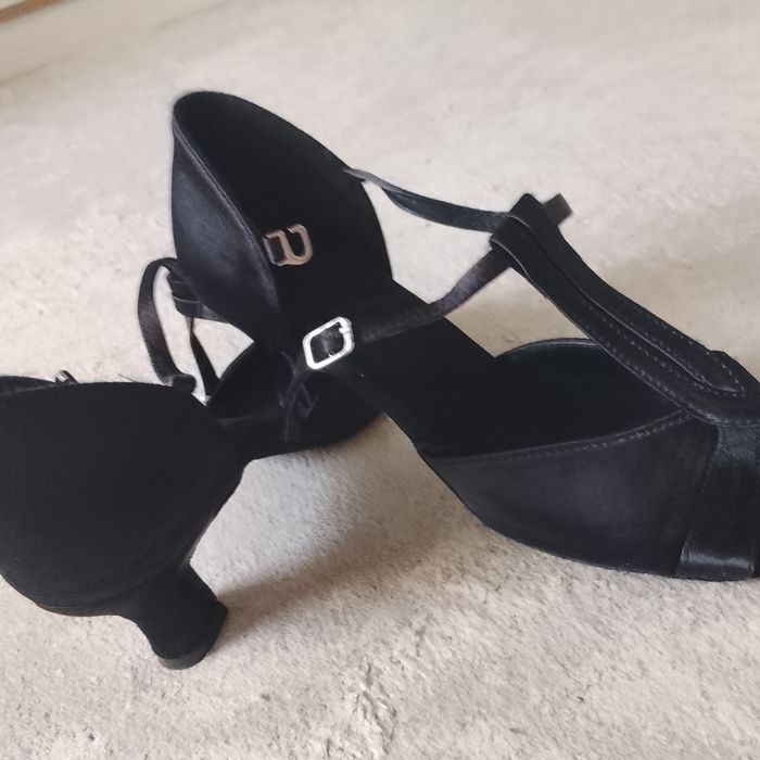 Танцевальные туфли