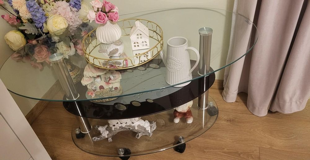 Masă de cafea din sticlă Staer – elegantă și modernă