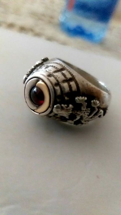 Vand gchiul din argin cu aur in montura si Rubin 24g