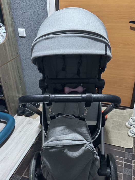 Коляска продам новый