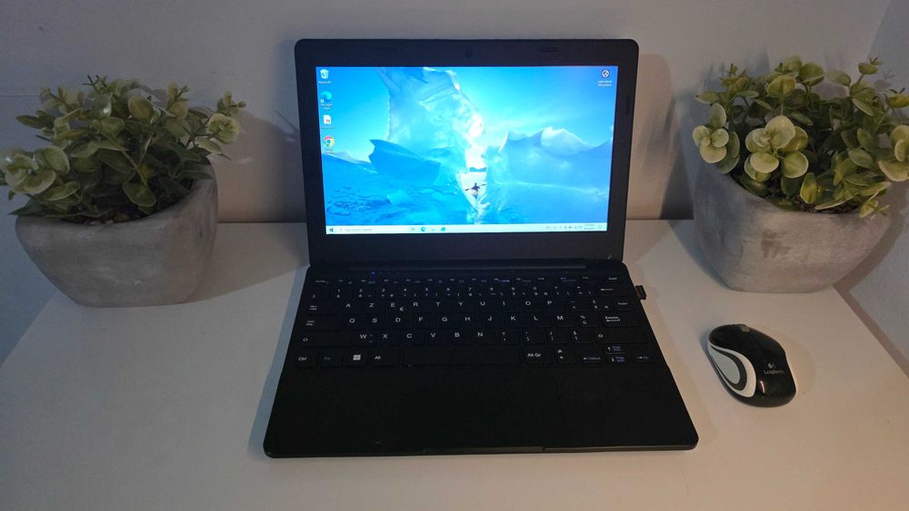 Mini laptop Dynabook CD2022