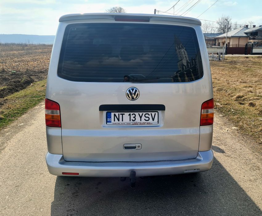 VW Transporter T5 2.5 Cutie automata Euro 4 8 locuri