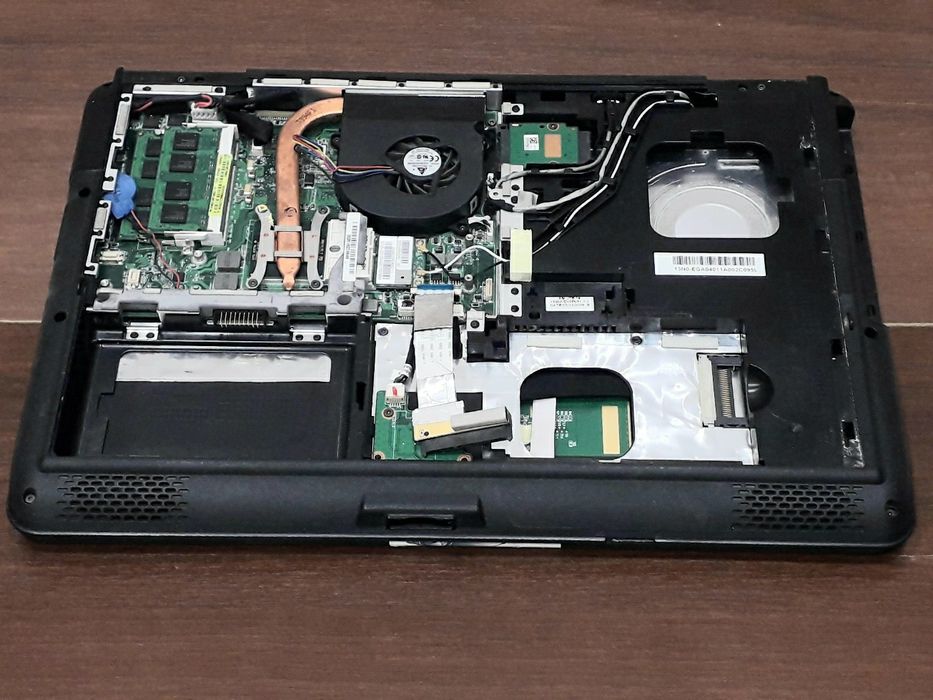 Asus F52Q нoyтбyк