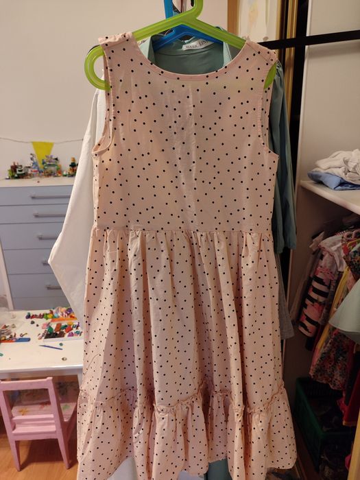 2 платья в горошек на девочкек 8-10 лет