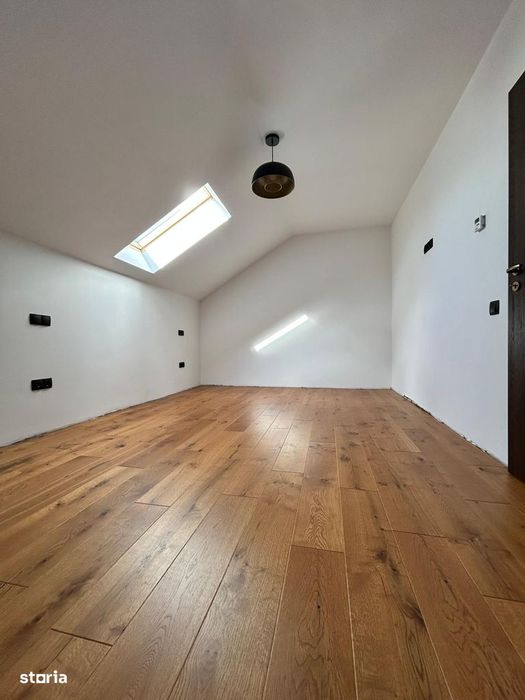 Vand apartament 4 camere + terasa generoasa