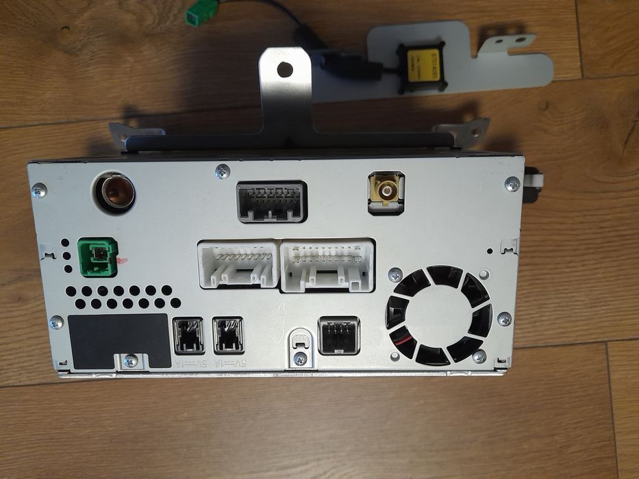 Навигация / мултимедия Мицубиши Еклипс крос 2020