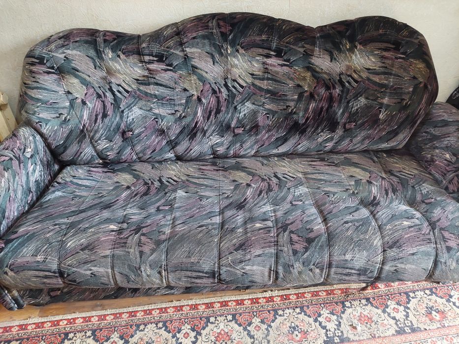 Продам диван и 2 кресла