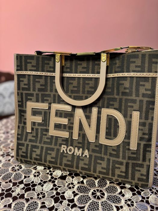 geanta fendi,pretul este negociabil