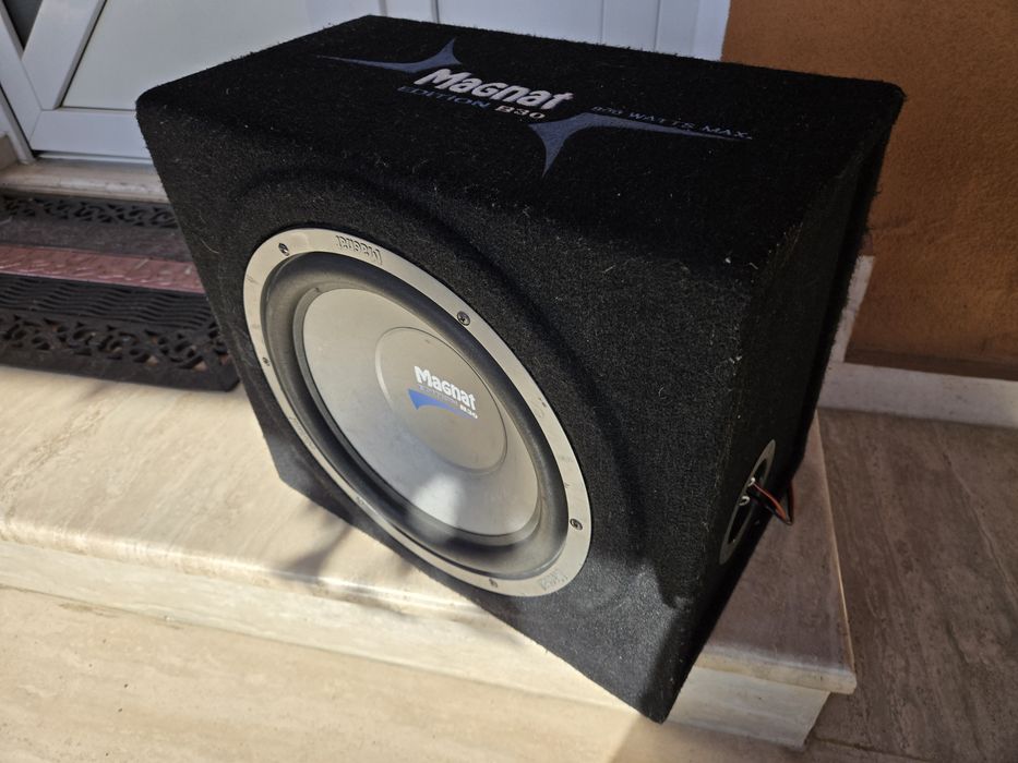 Pachet subwoofer Magnat edition B30 cu stație Black Magic