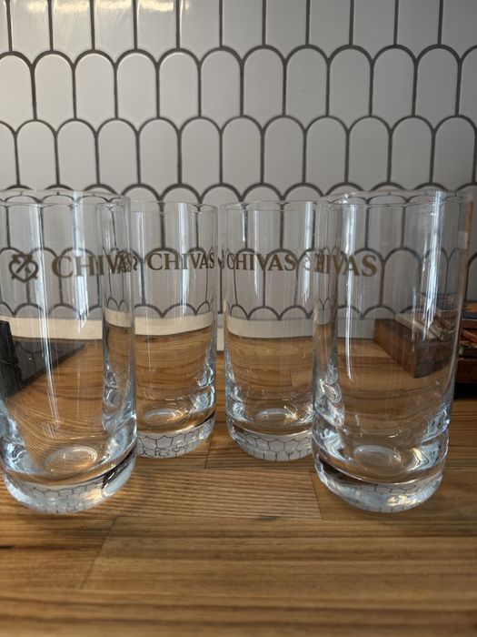 Vand pahare de vin, cocktail si whiskey