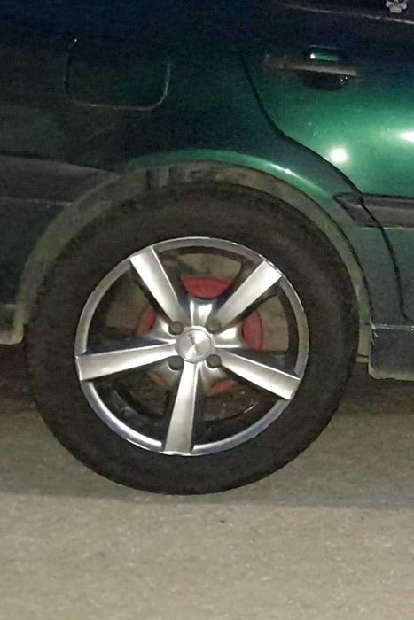 Лети джанти с гуми 16"4×100 7ж