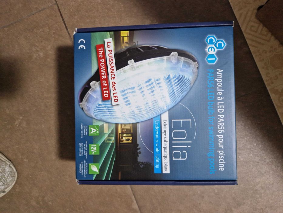 Bec pentru piscina, negociabil