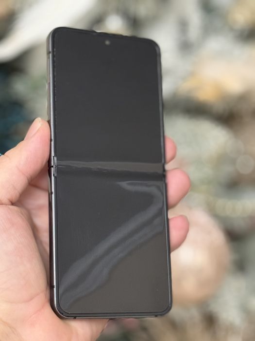 Samaung Galaxy flip 5 512gb