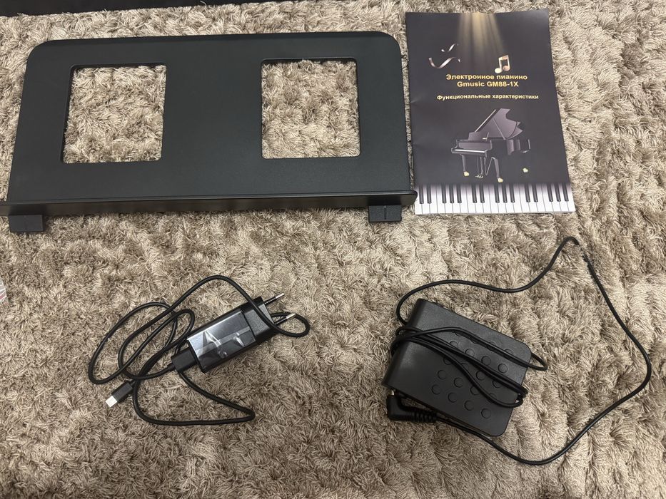 Срочно Синтезатор продам в идеальном состояний