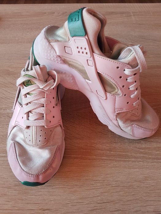 Оригинални маратонки Nike,