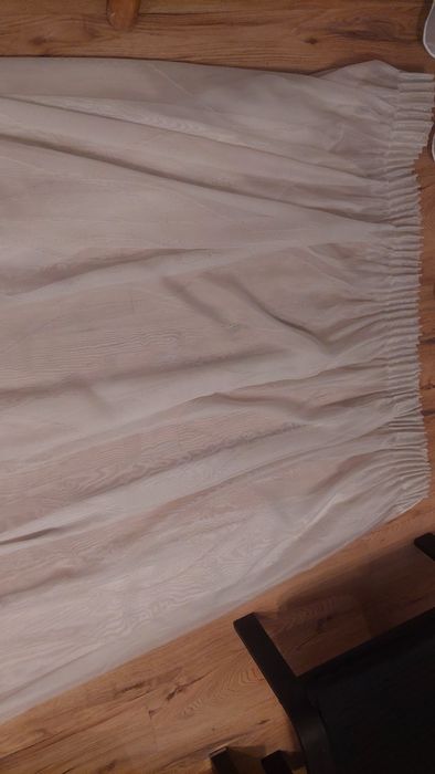 Перде, цвят екрю от органза с орнаменти на плата