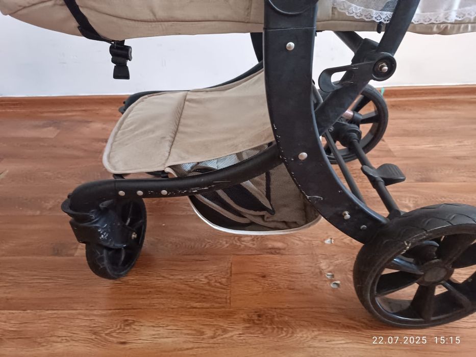 Срочно продаётся коляска 15 тыс