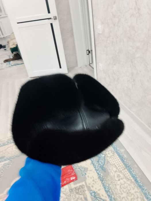 Бөрік пен кожыный куртка