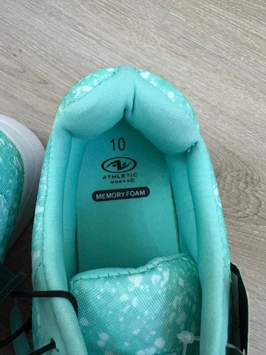 Кроссы мужская новая