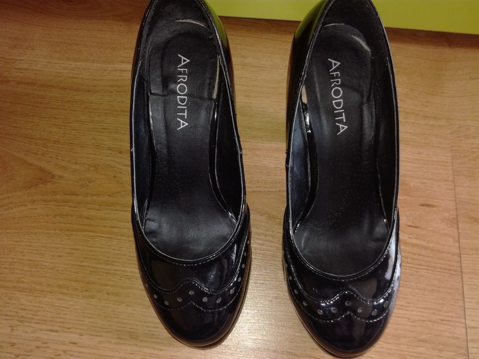 Pantofi eleganti