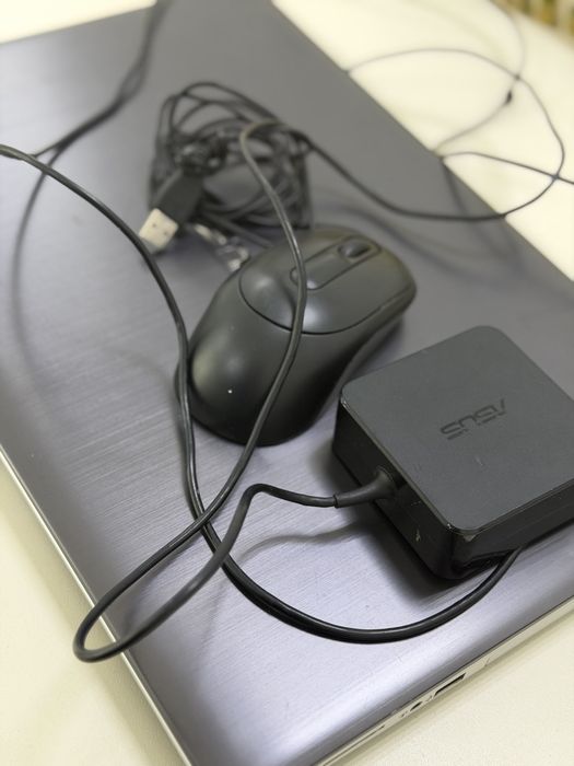 Срочно продам ноутбук ASUS
