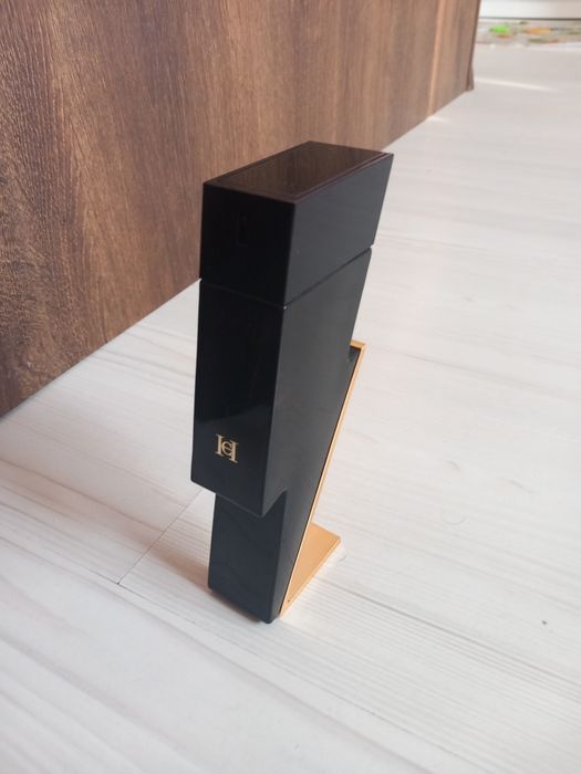 Vând parfum  barbatesc cH