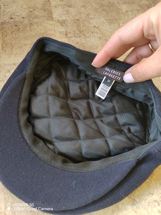 Шапки и каскети.