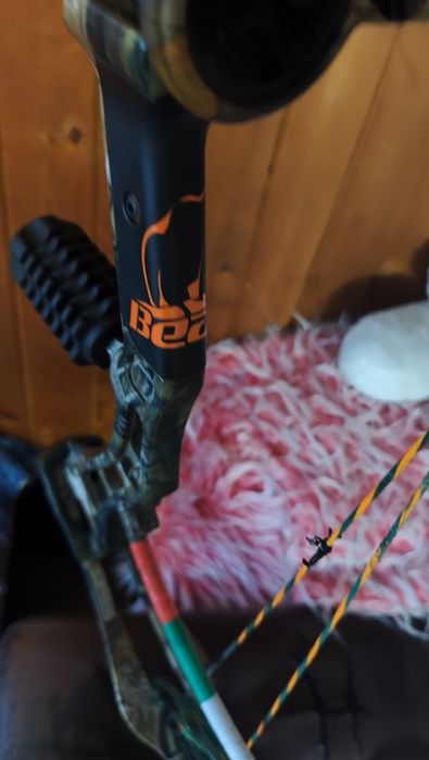 Продавам лък на марката Bear TRUTH2  доста запазен